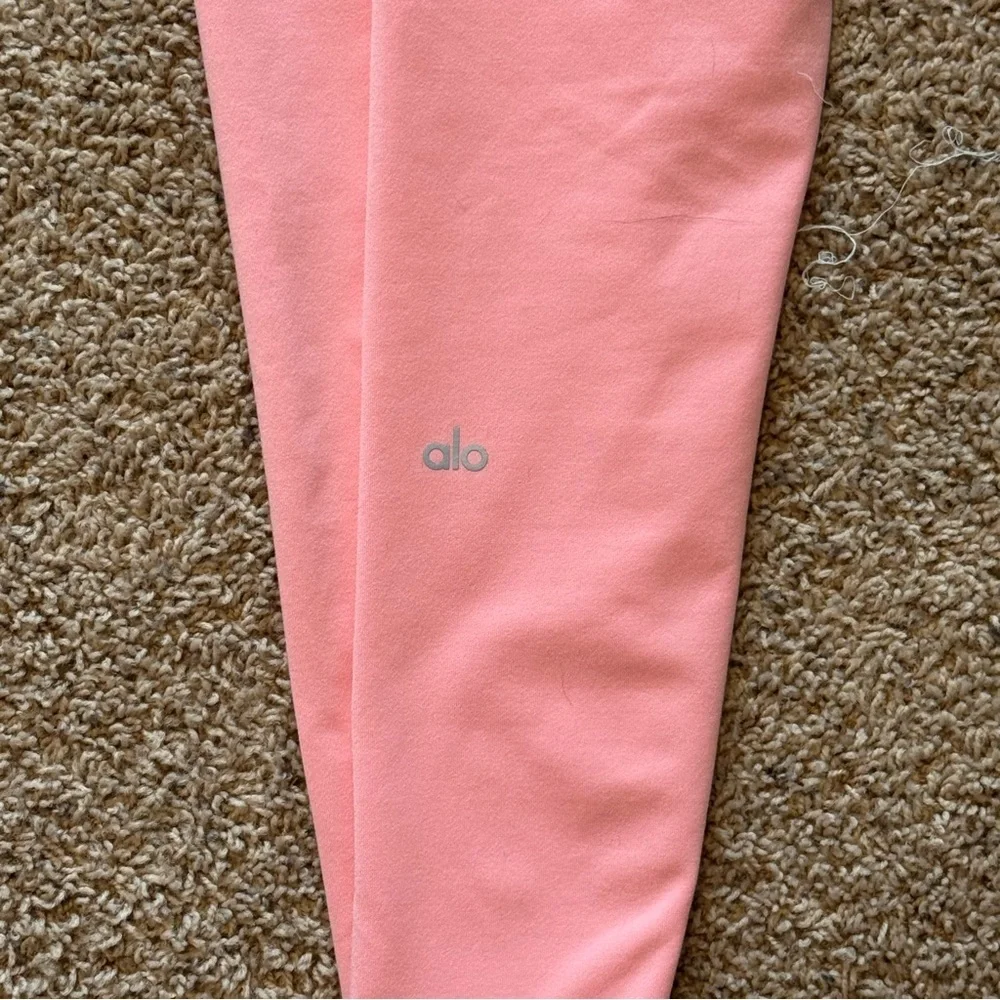 ALO Yoga pink am